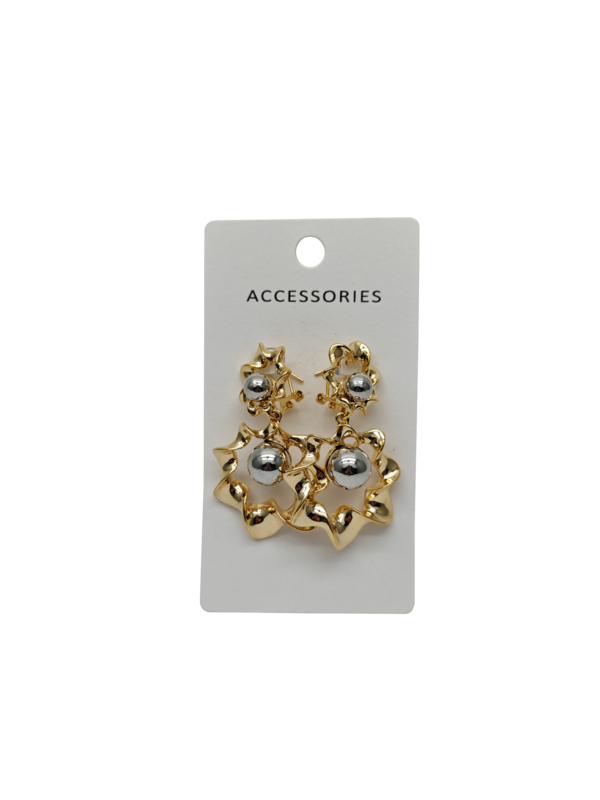 Vintage Floral Pearl Stud Earrings in Alloy Metal
